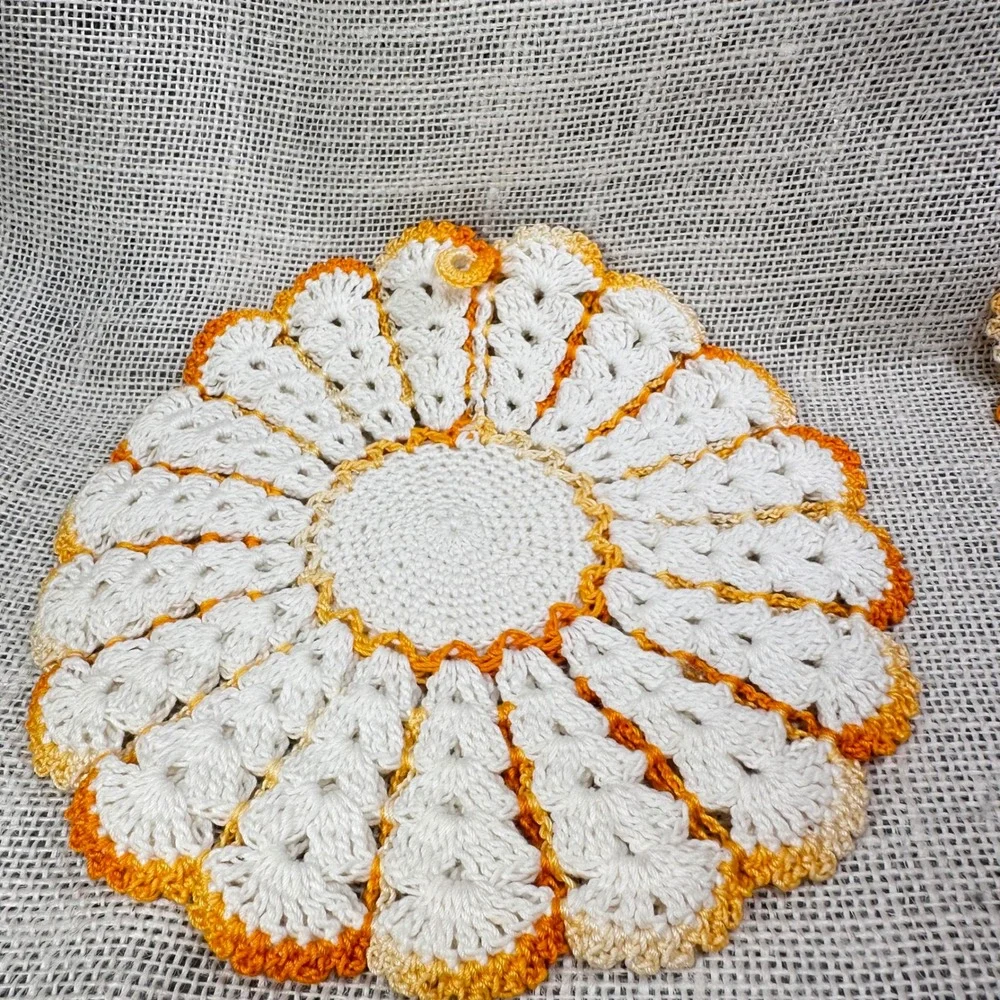 Vintage Handmade Crochet Sunflower Potholders Set of 2 White Orange Yellow 7.5in